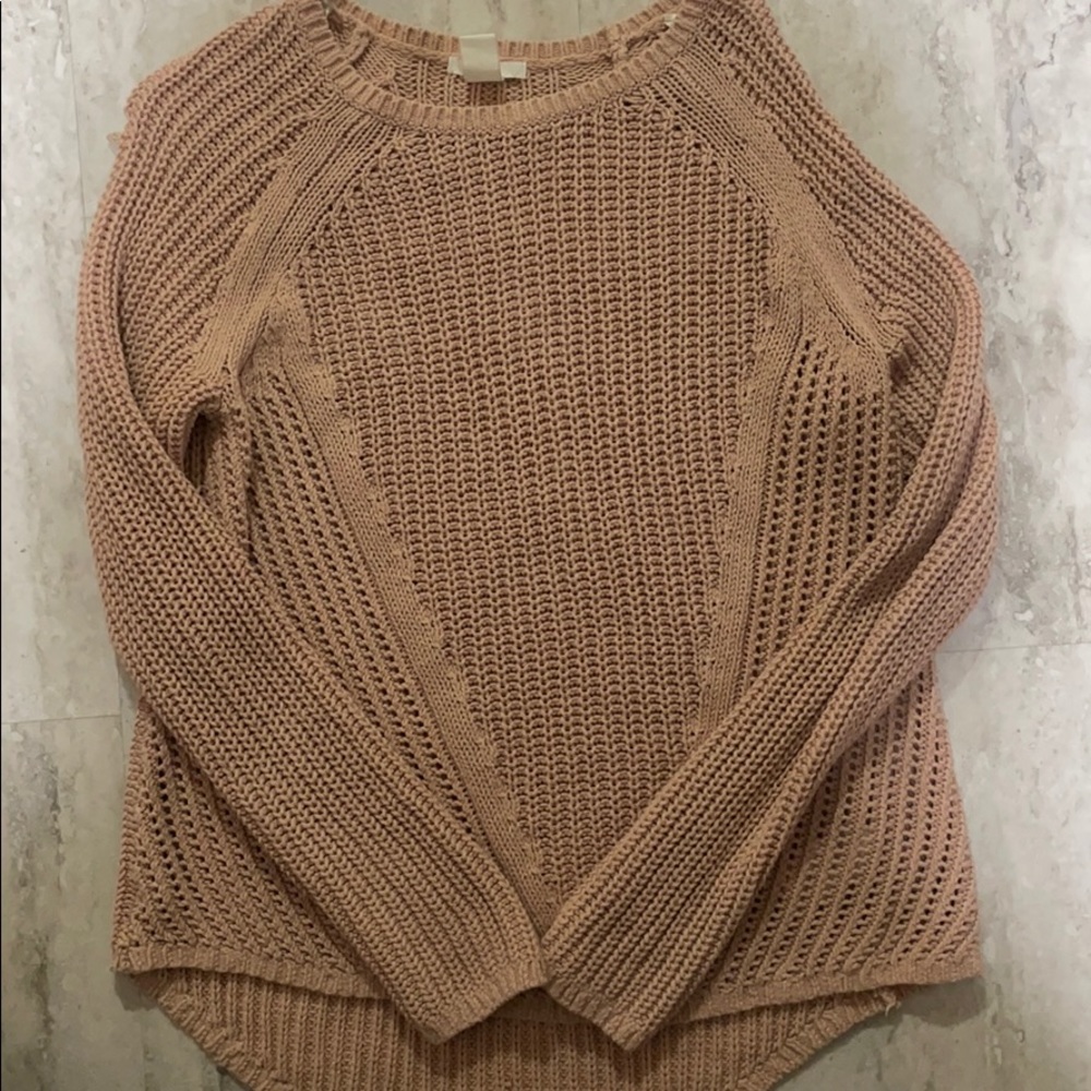 Light pink knitted sweater